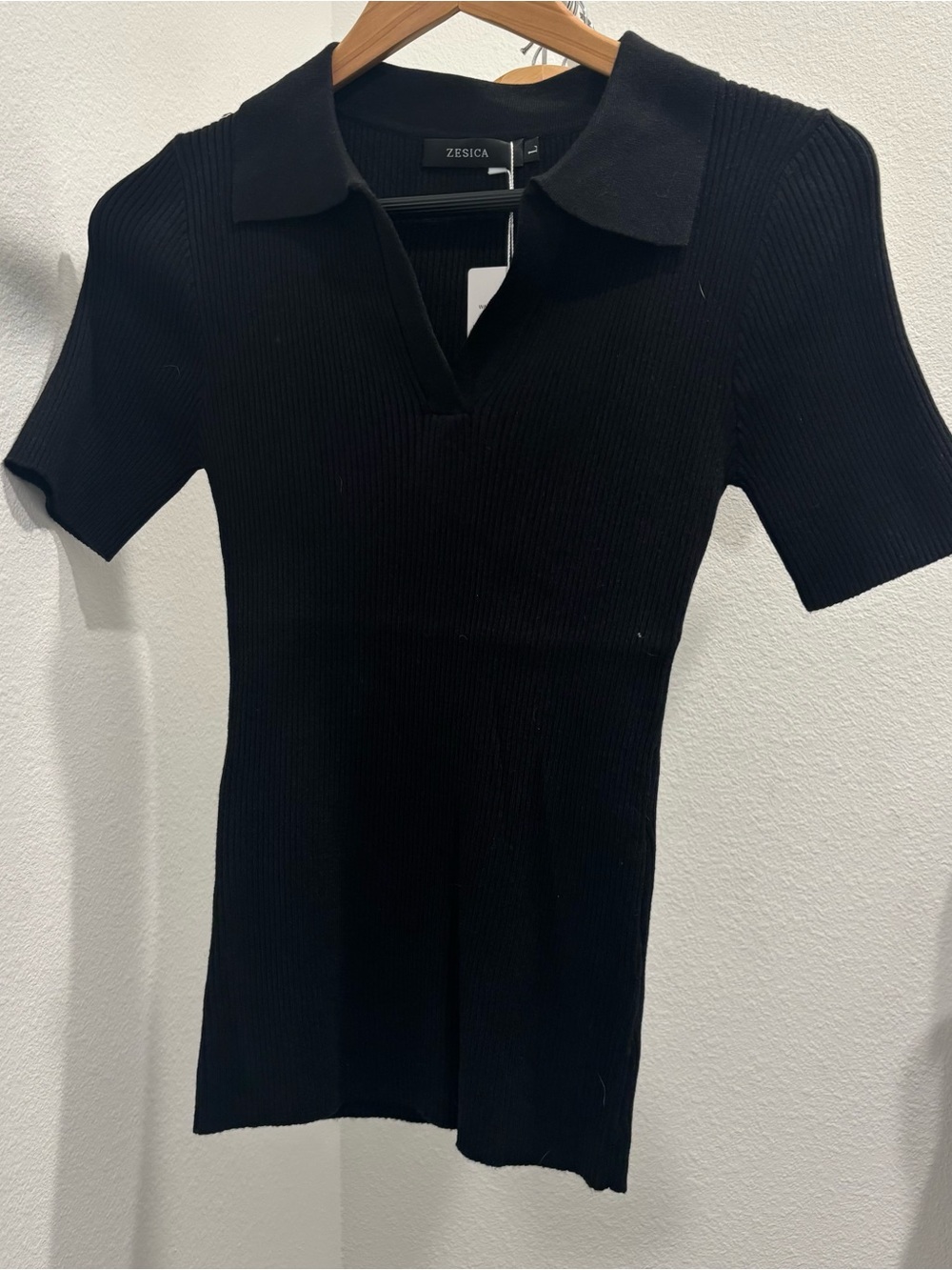 Zesica Black Ribbed Too - Sleek Short Sleeve Knit